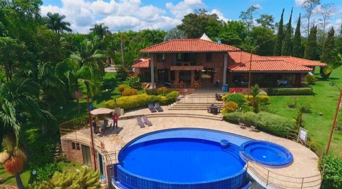 Hotel la Tata Premium
